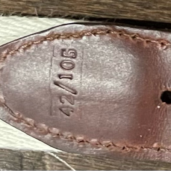 Sz 42 Belt Georgia UGA red black ribbon belt Go Dawgs!!! Great condition - Picture 5 of 5